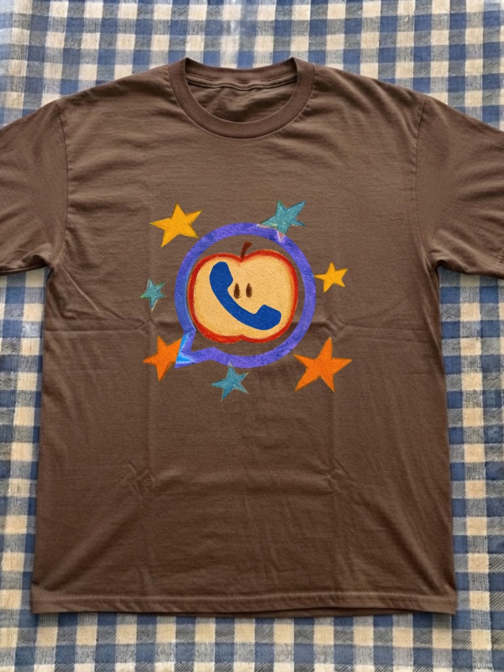 Retro Apple & Stars Graphic Tee in Brown